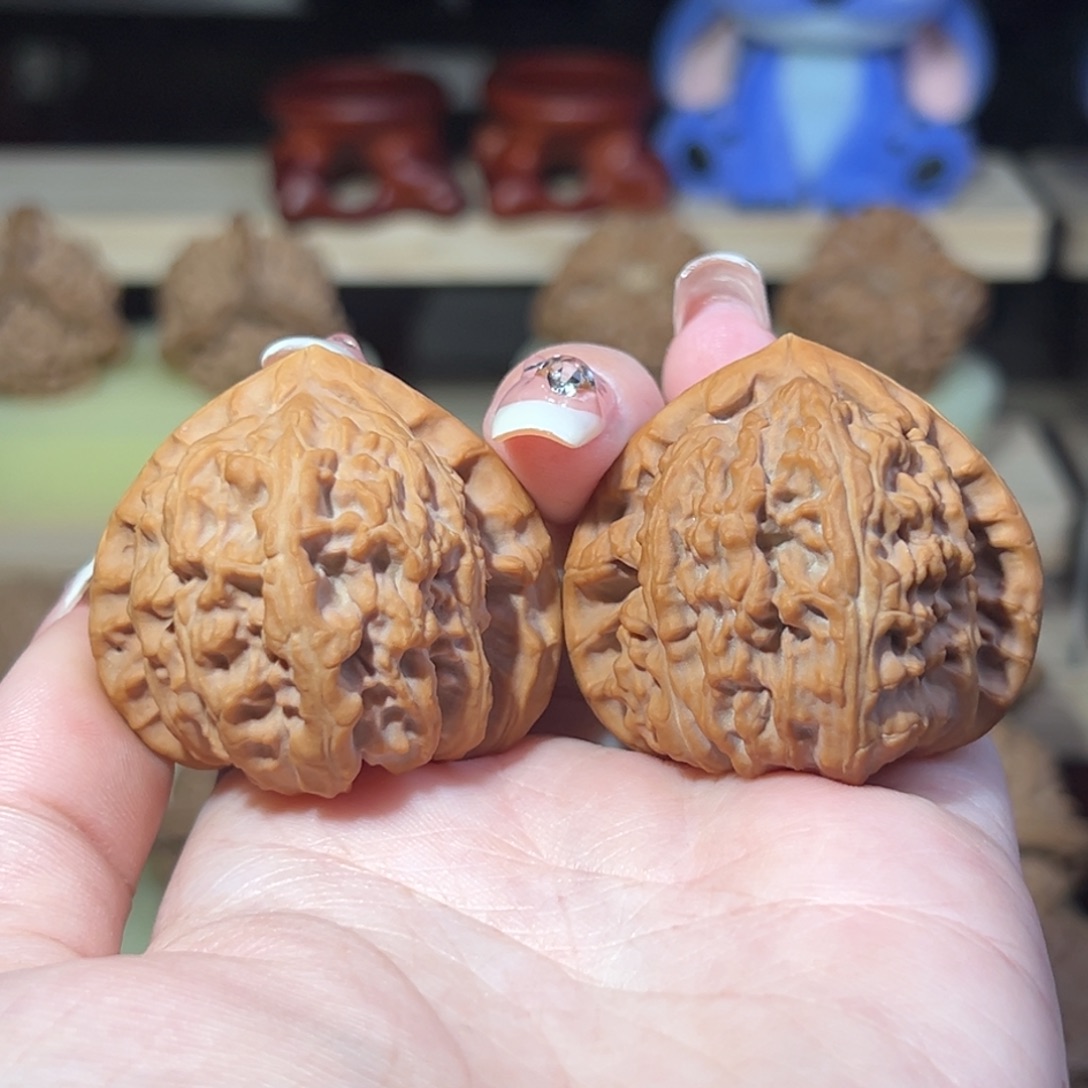 多****吊坠文玩核桃40角白（微微小修）