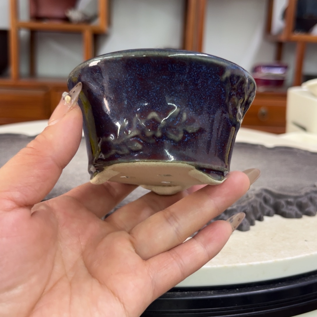 紫砂花盆瑕疵5/8.5。。。