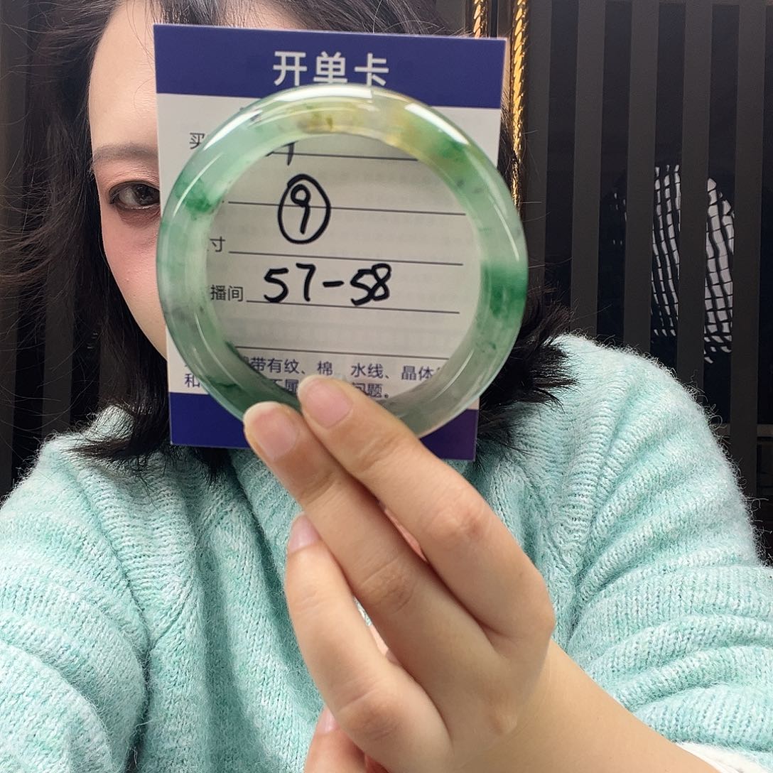 未镶嵌手镯石英质玉