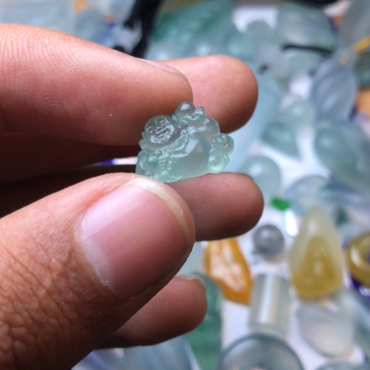 定制翡翠未镶嵌挂件