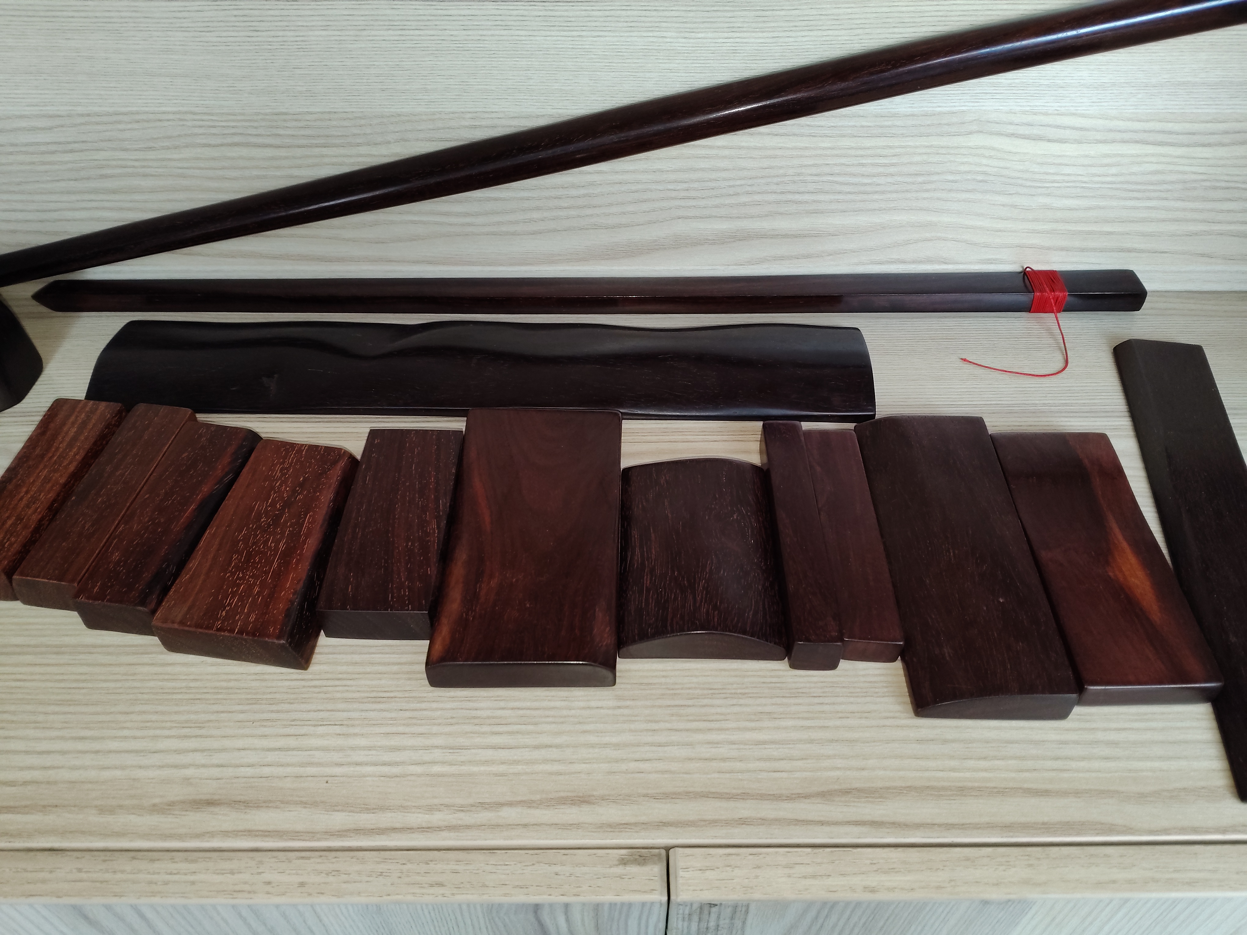 印度小叶紫檀摆件。拍前请核对确认。