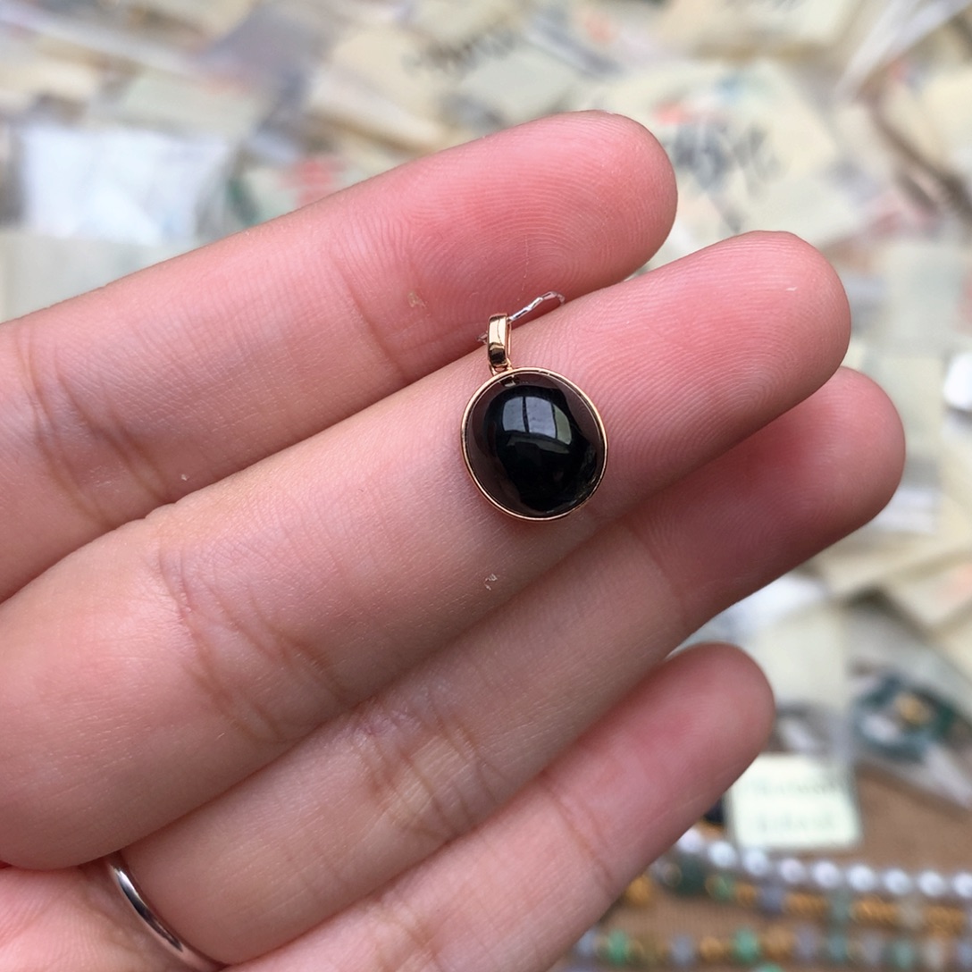 【闪购商品】18K金镶嵌挂件翡翠L****c一