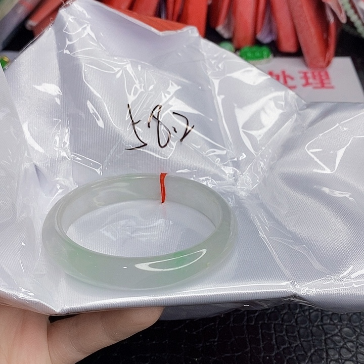 翡翠手镯未镶嵌一图一物实物为准