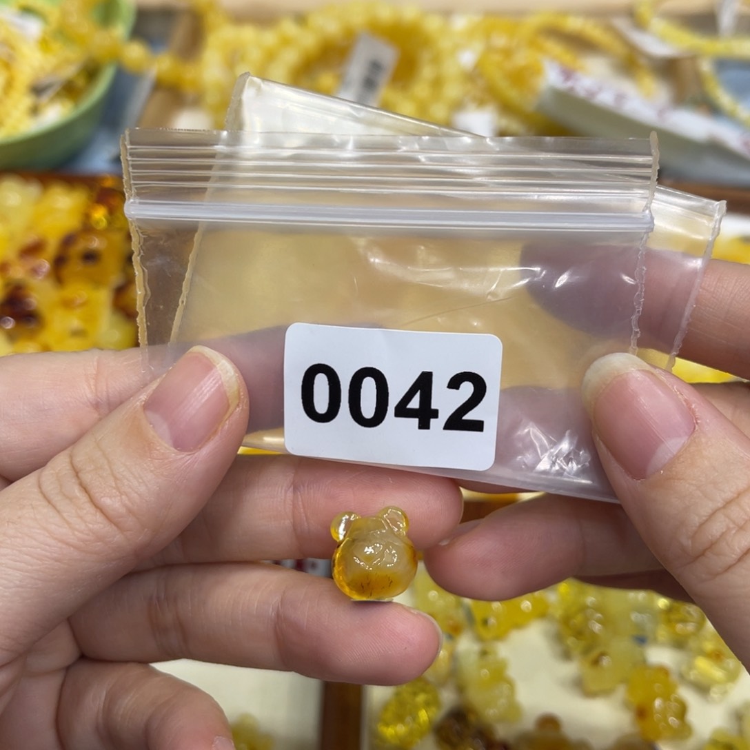 琥珀珠宝奇石未镶嵌