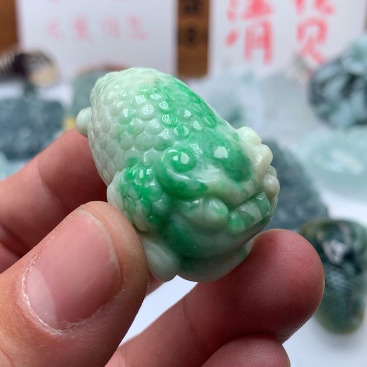 翡翠颈饰未镶嵌保真天然a货翡翠