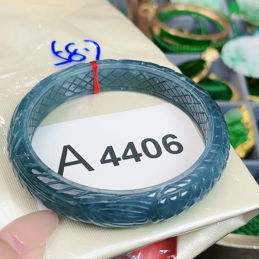 翡翠颈饰未镶嵌手镯58-59