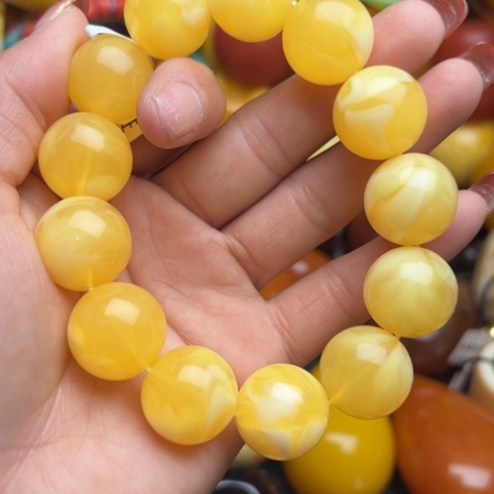 琥珀手串未镶嵌蜜蜡