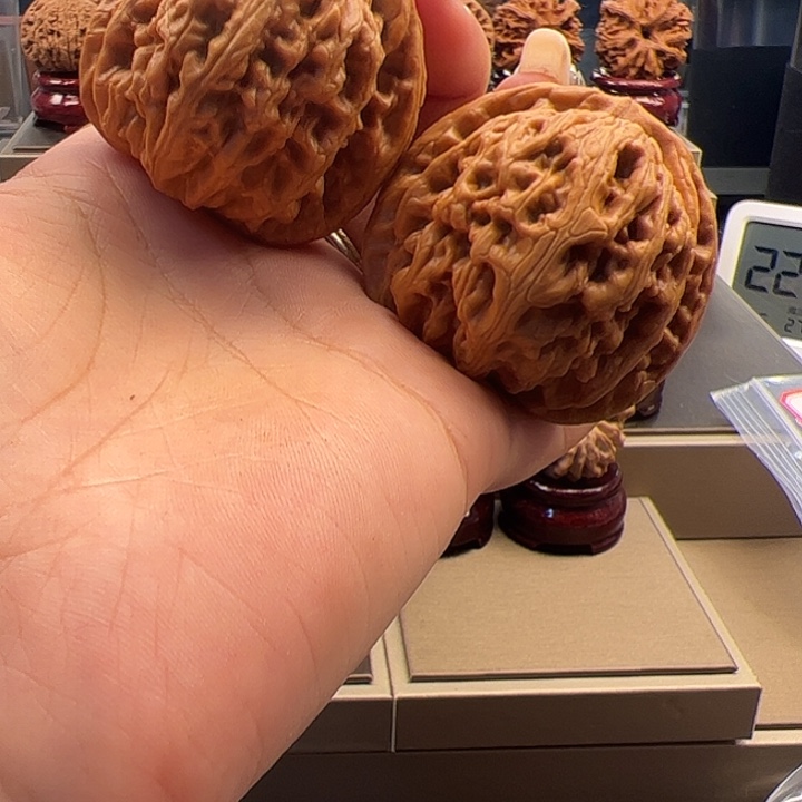 文玩核桃把件45 红锦鲤 o-001