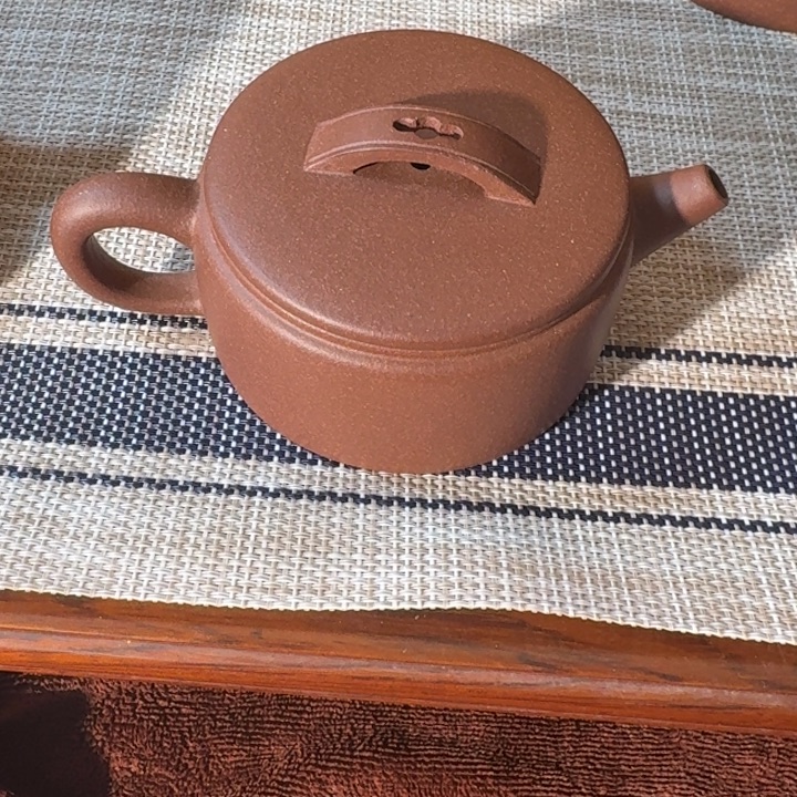 紫砂茶壶紫泥底槽青汉瓦150cc