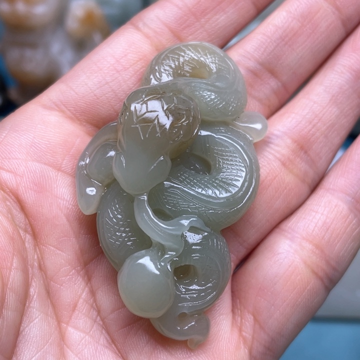 和田玉颈饰未镶嵌