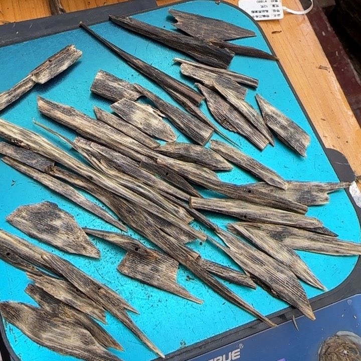 痴***儿沉香碎屑沉香棋楠沉香虫漏树心油32克