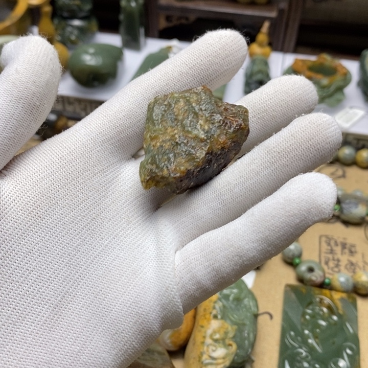 岫岩河磨玉（透闪石质玉）挂件未镶嵌