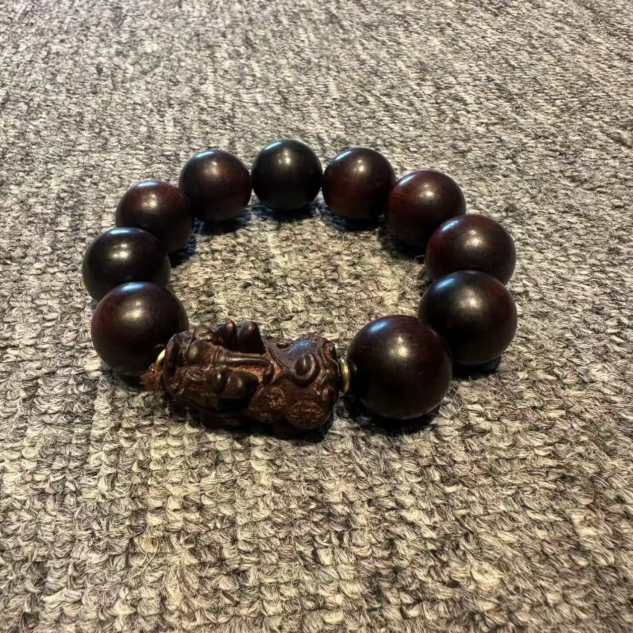 走进万家专属 F197 手串