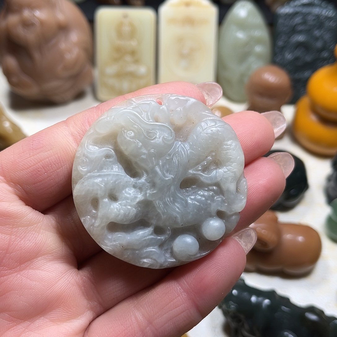 白玉菩提吊坠白玉菩提吊坠