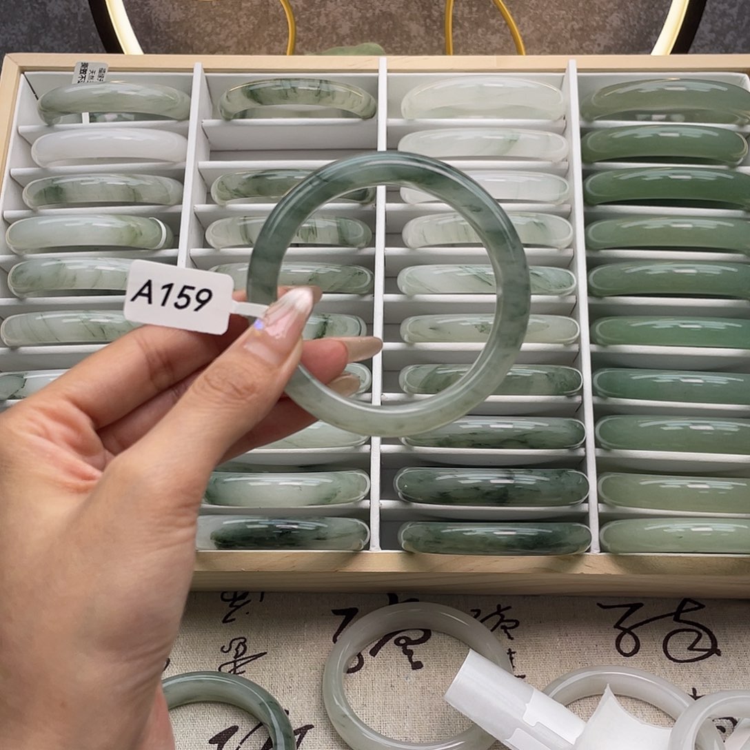 石英质玉未镶嵌手镯瑕159