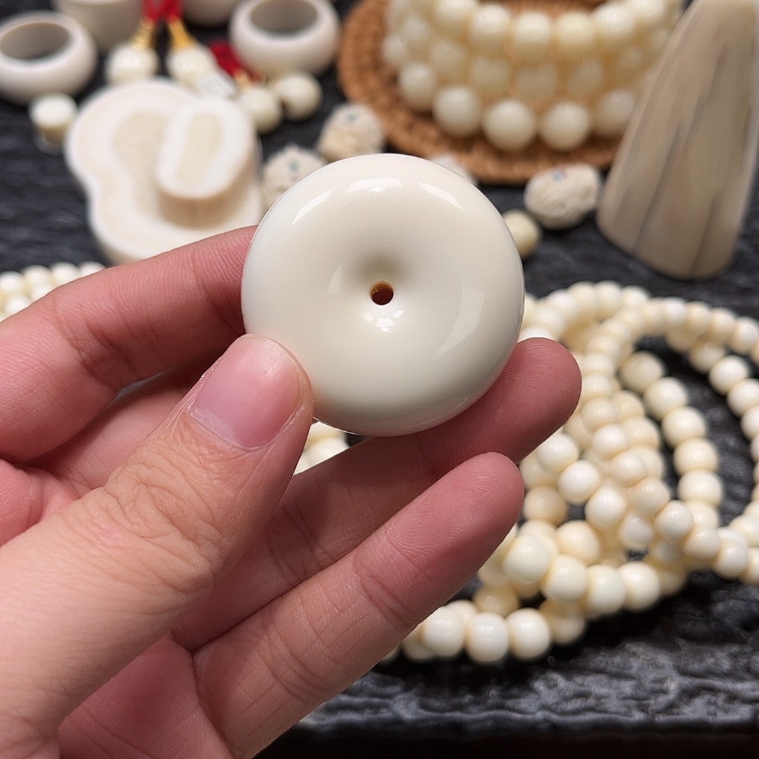 猛犸象牙其他虬面包圈37*18 31.5g