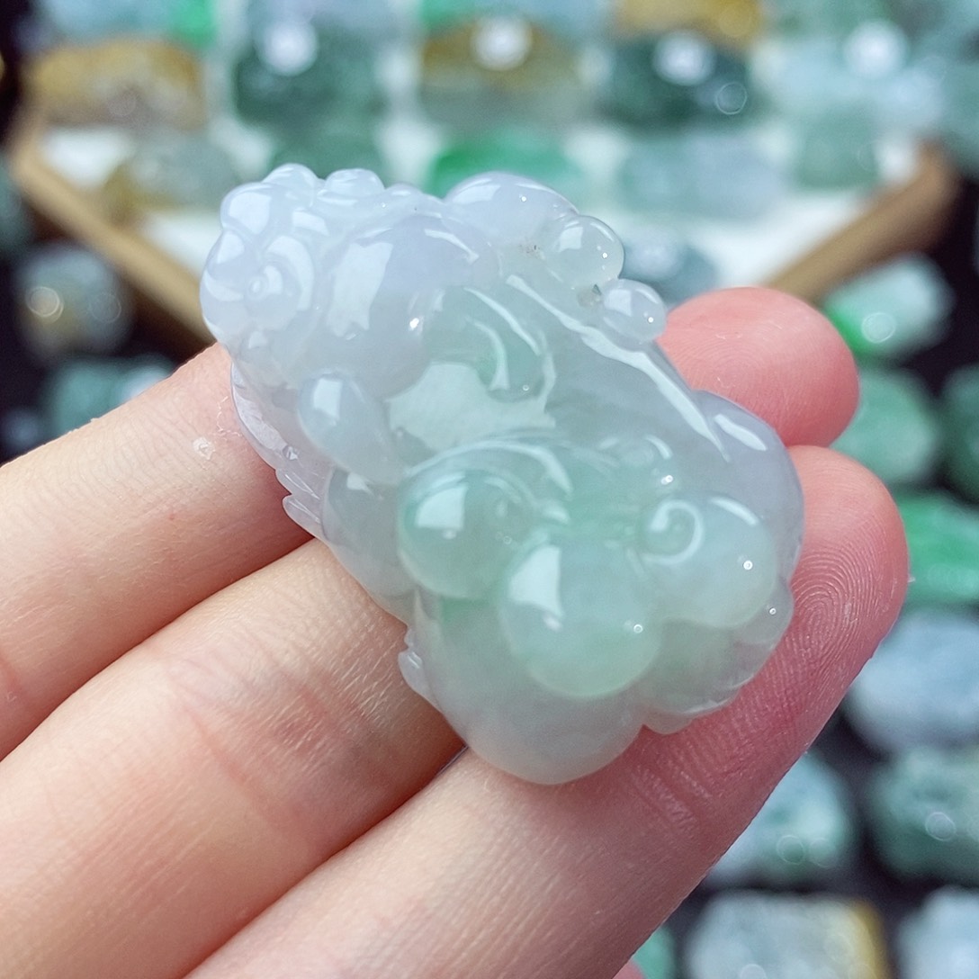 翡翠颈饰未镶嵌天然