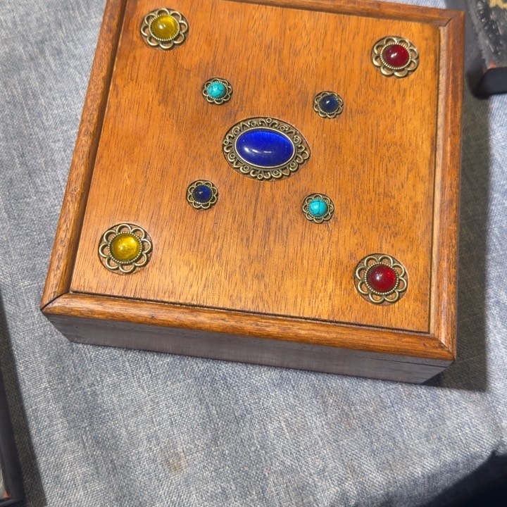 贡木抽拉盒的的的的