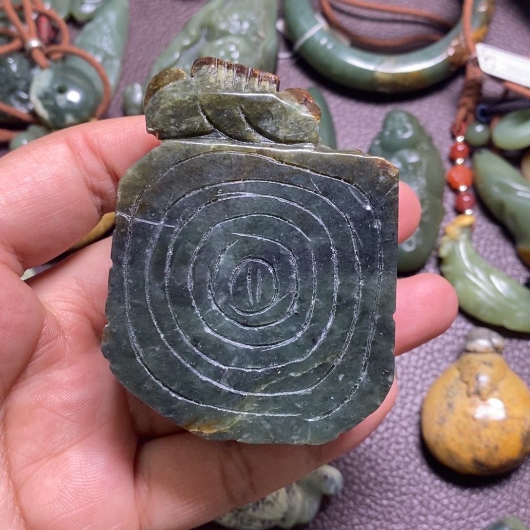 岫岩河磨玉（透闪石质玉）无未镶嵌