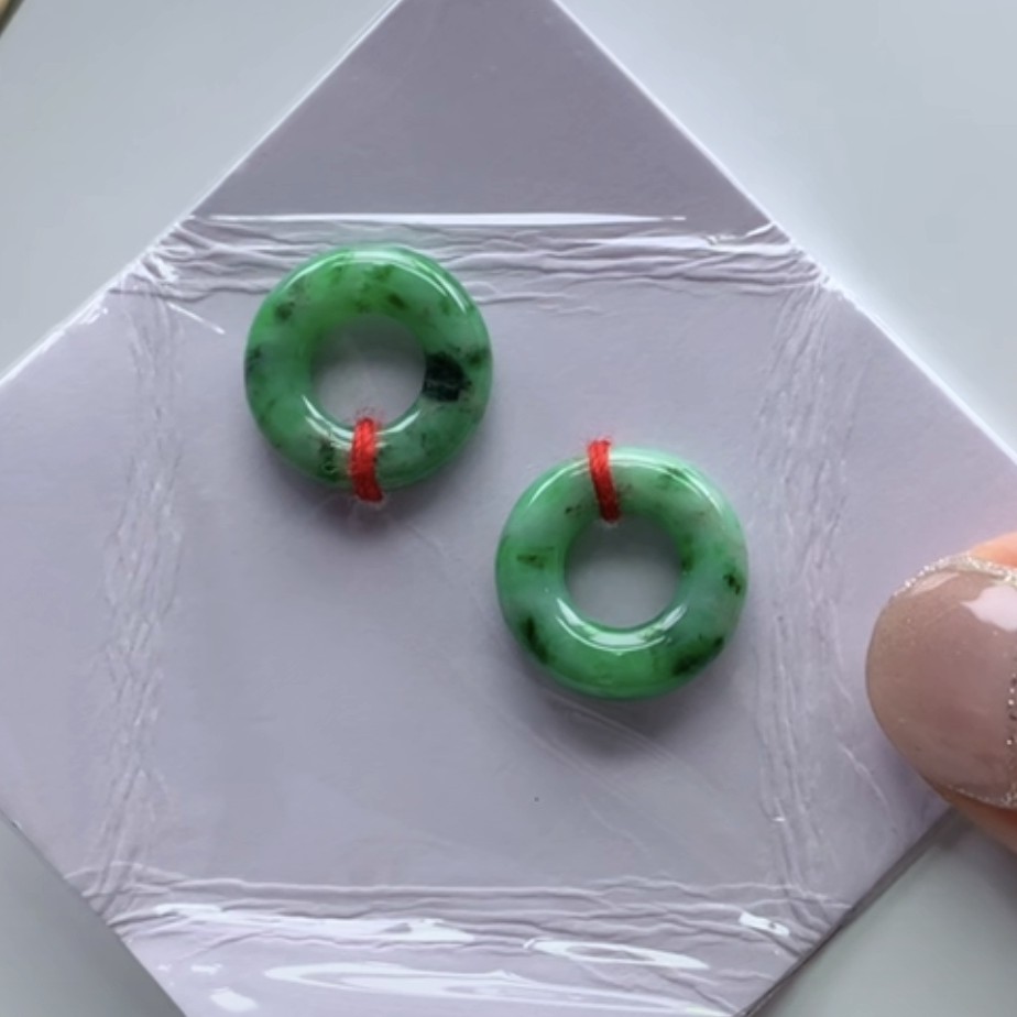 缅甸A货翡翠手镯