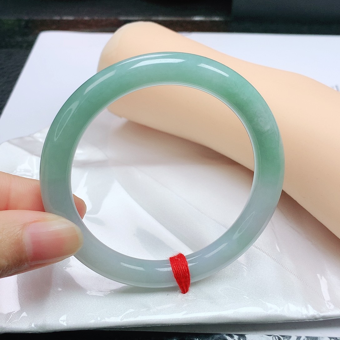 翡翠手镯（圆镯）未镶嵌55