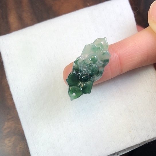 翡翠未镶嵌颈饰缅甸A货，每天下午1点半开播