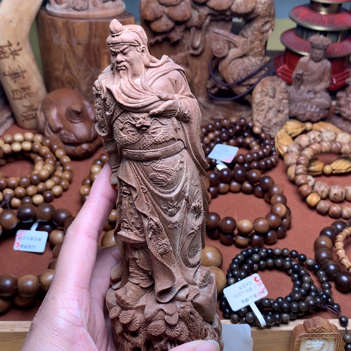 檀香木把件老山檀关二爷瑕疵