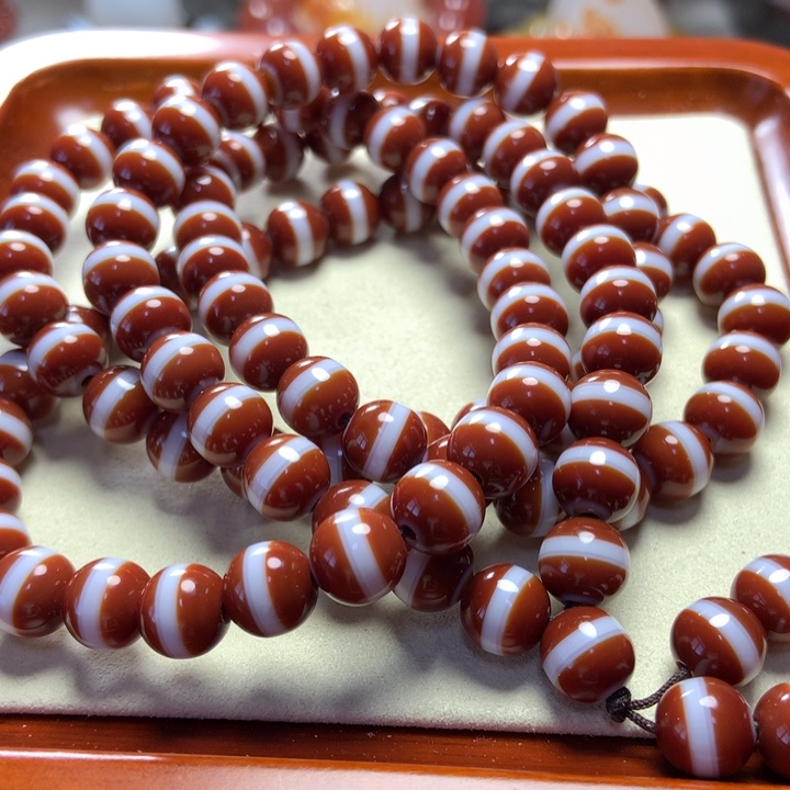 玛瑙/玉髓手串未镶嵌兰**果红一线药师108粒