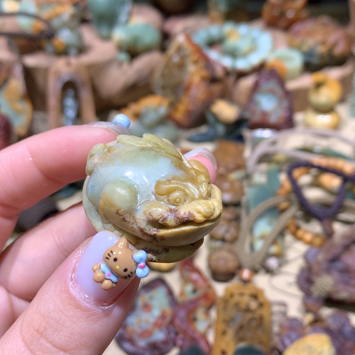岫岩河磨玉（透闪石质玉）挂件未镶嵌