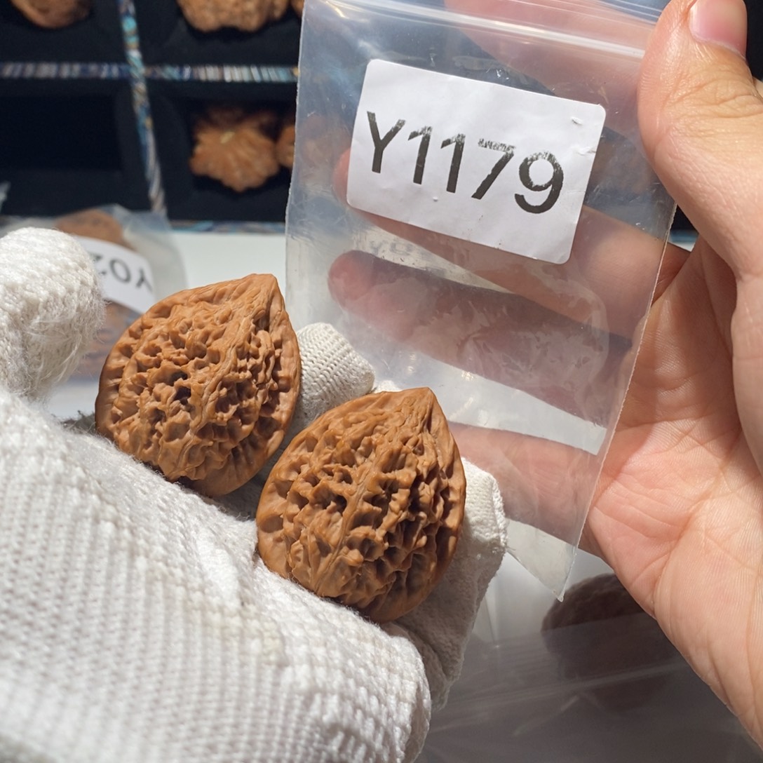 文玩核桃吊坠39✖️46.5全品野生秦鸡