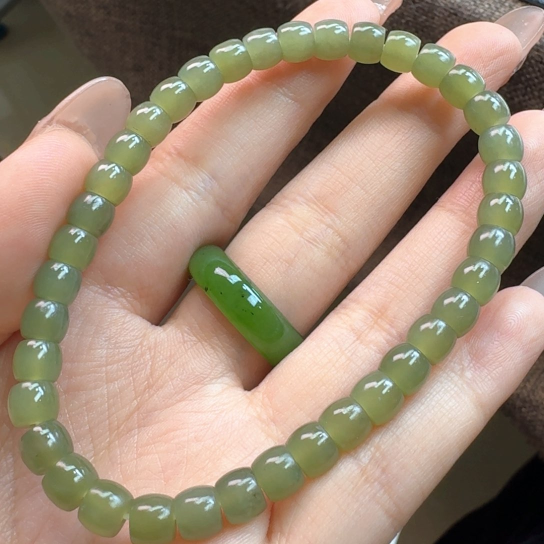 和田玉耳饰未镶嵌