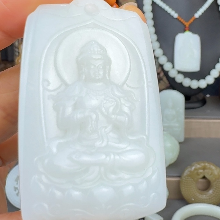 日***4和田玉未镶嵌颈饰