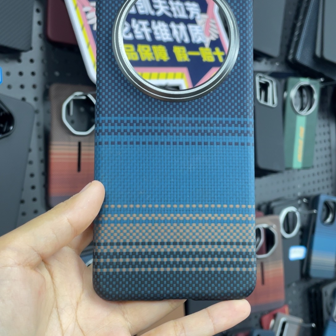 华为mate60pro月升蓝带磁吸