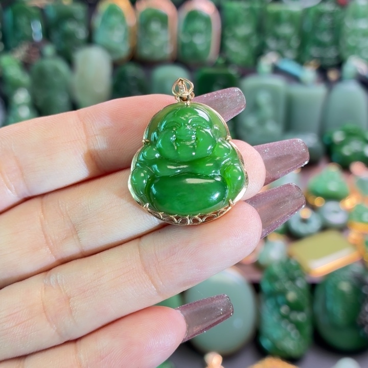 18K金镶嵌和田玉挂件