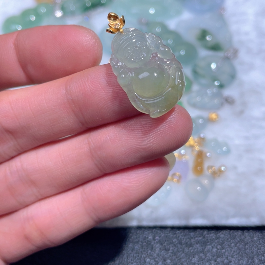 翡翠18K金镶嵌颈饰翡翠