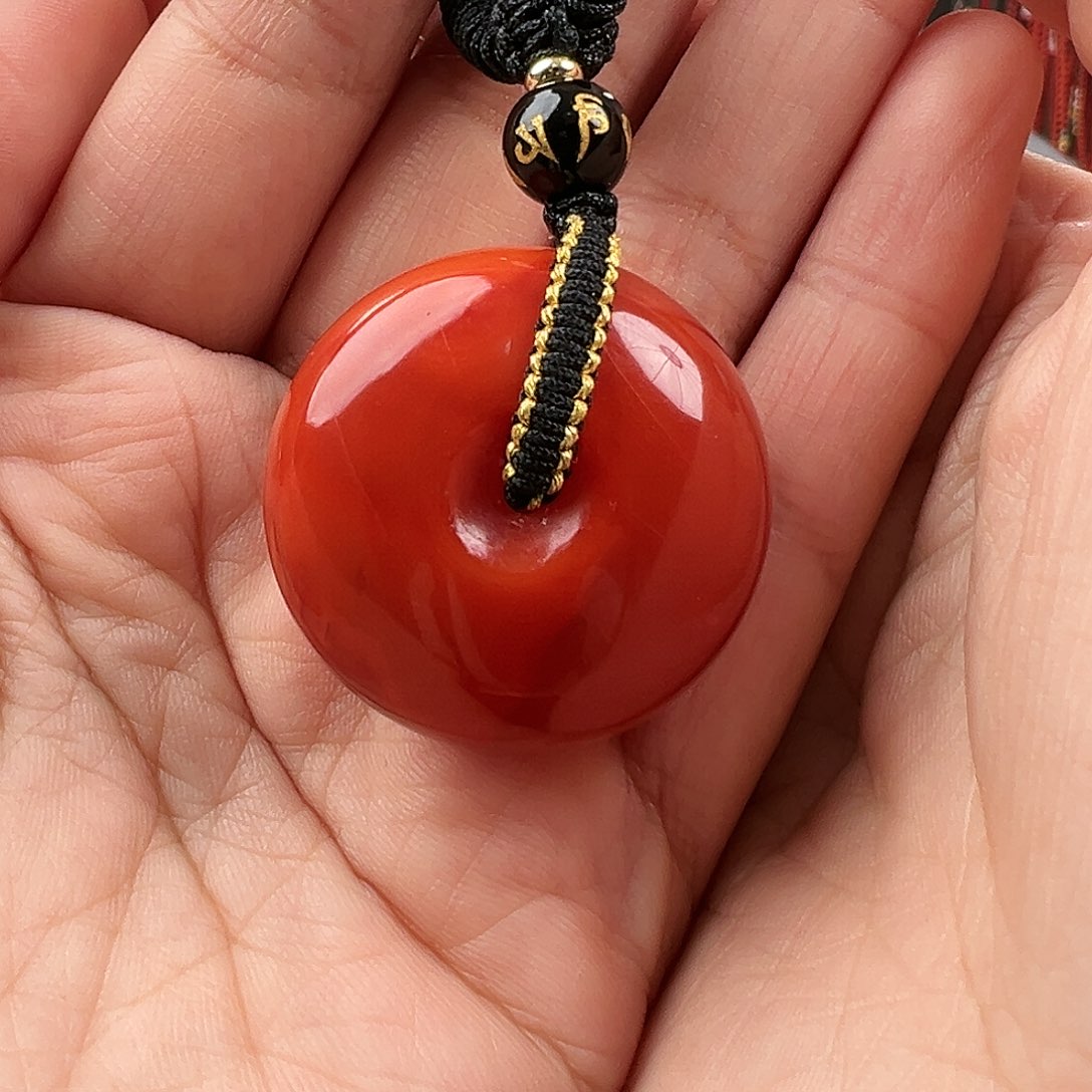 南红玛瑙吊坠未镶嵌