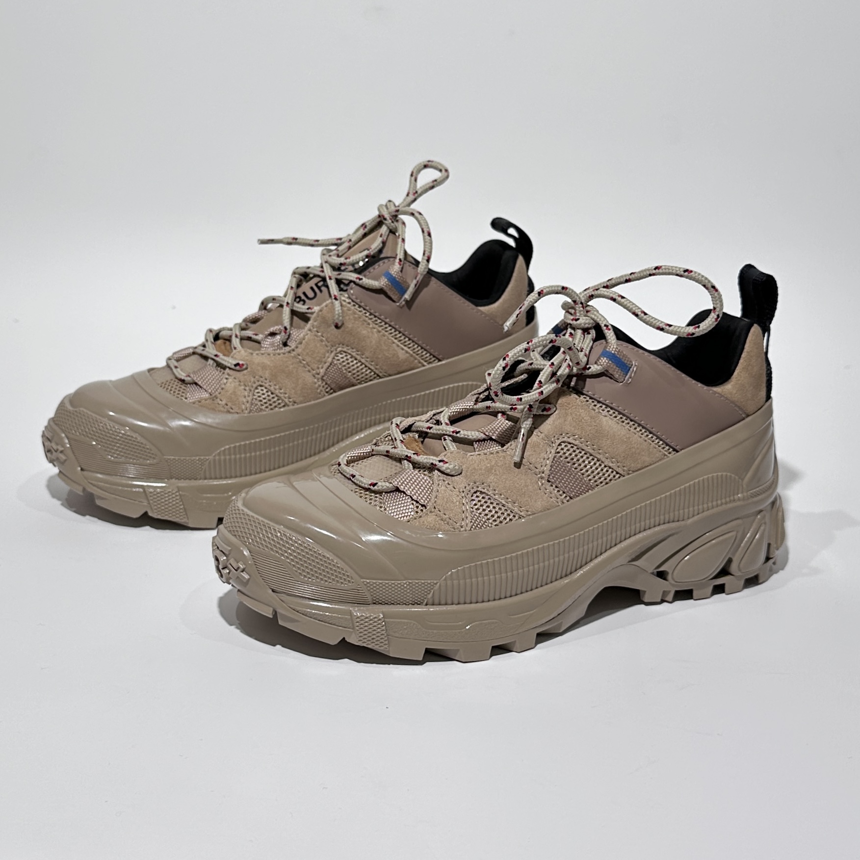 99新 BURBERRY/博柏利 35码 卡其色时尚老爹鞋/WX0670