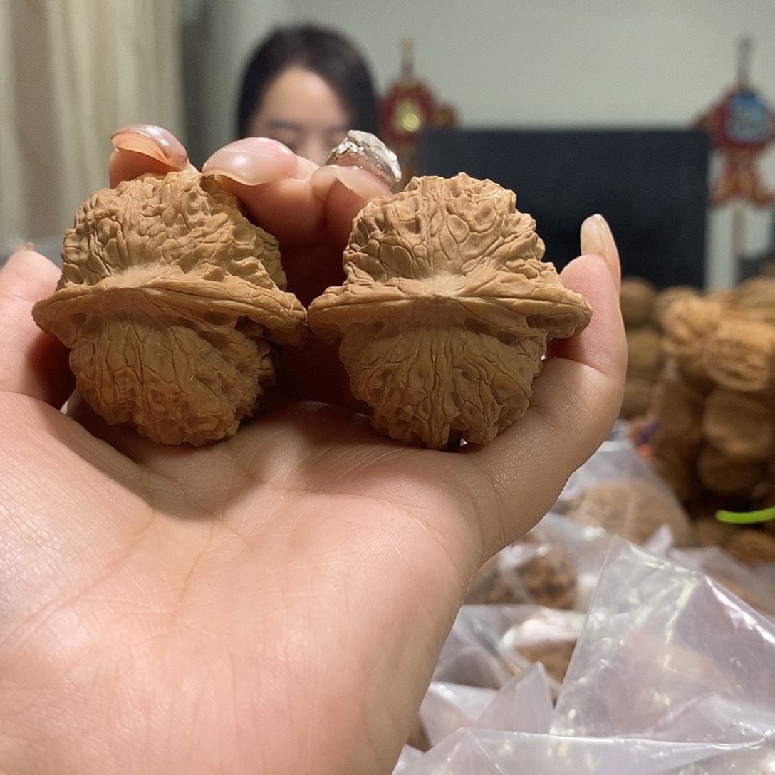 把件文玩核桃40血麒麟有黄尖