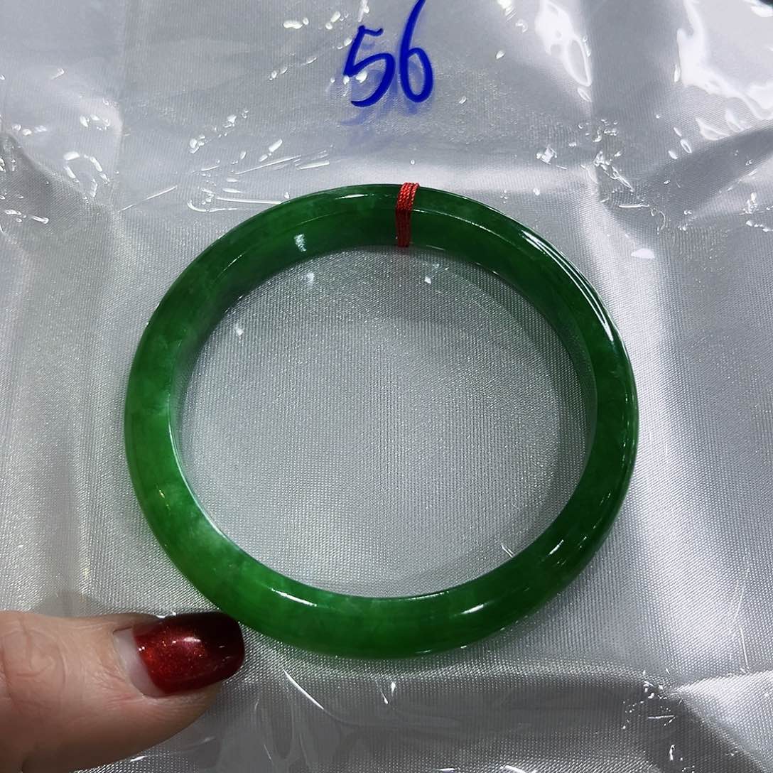 翡翠手镯未镶嵌多样性