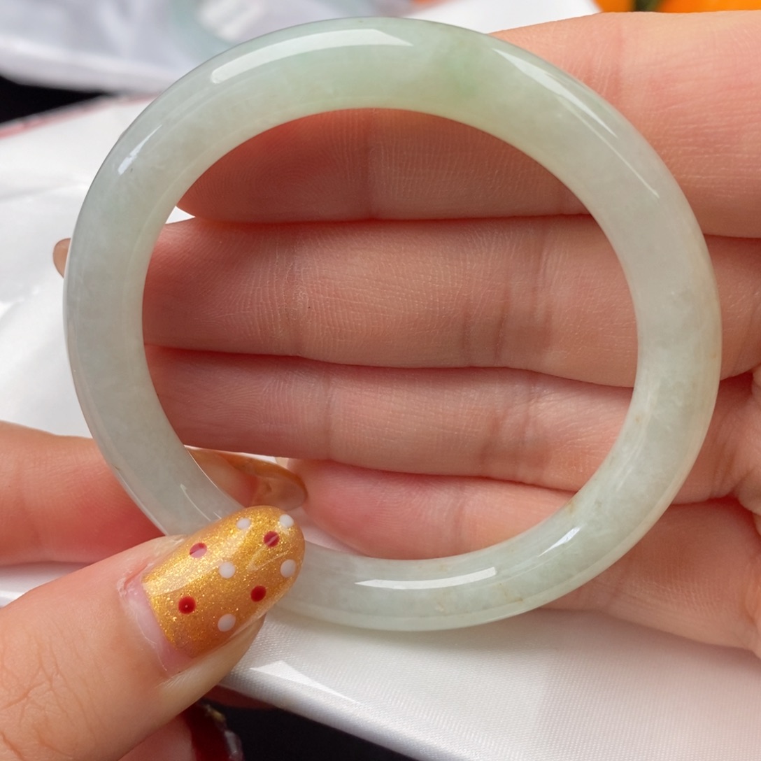 翡翠手镯未镶嵌51圆条