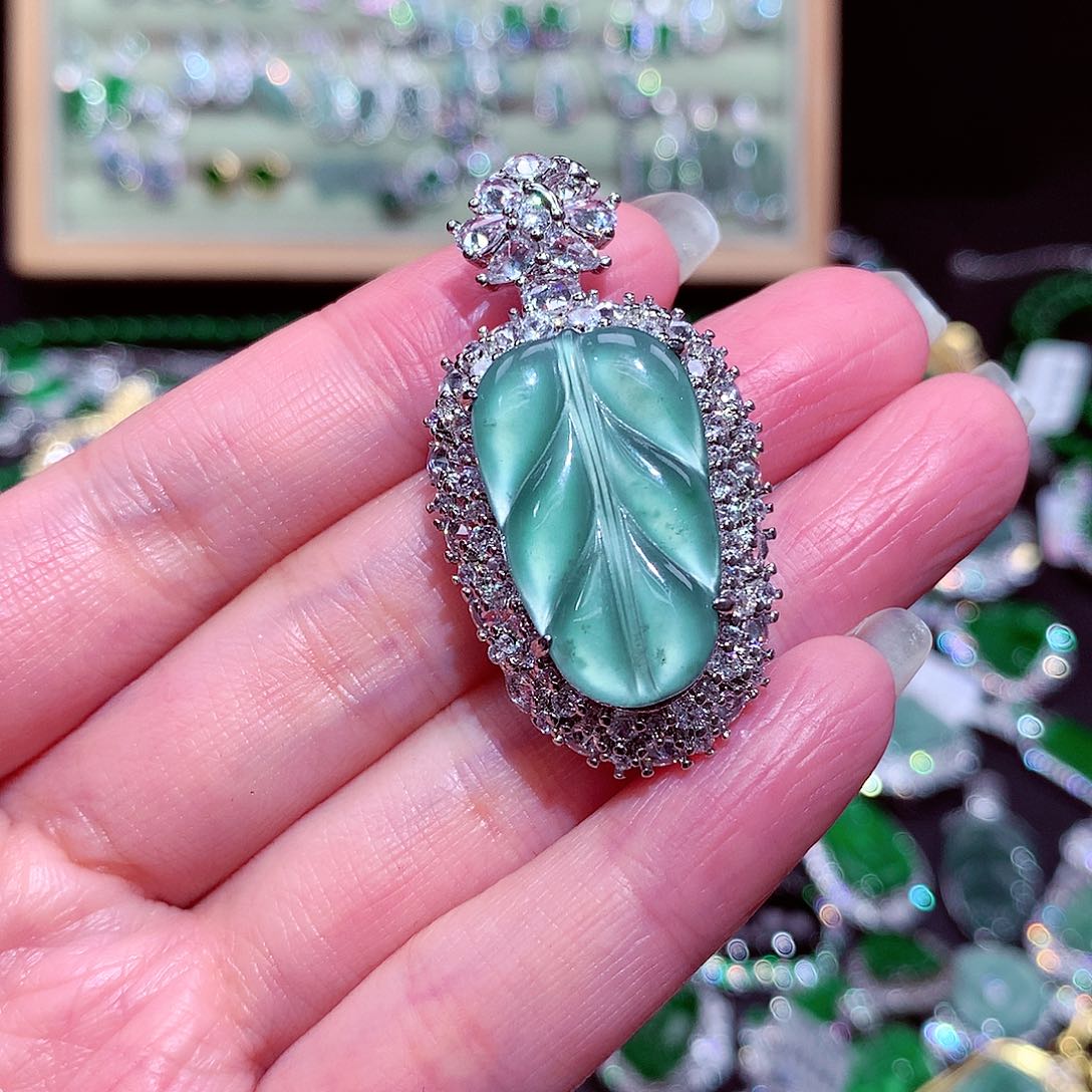 【闪购商品】翡翠吊坠(不含链)未镶嵌