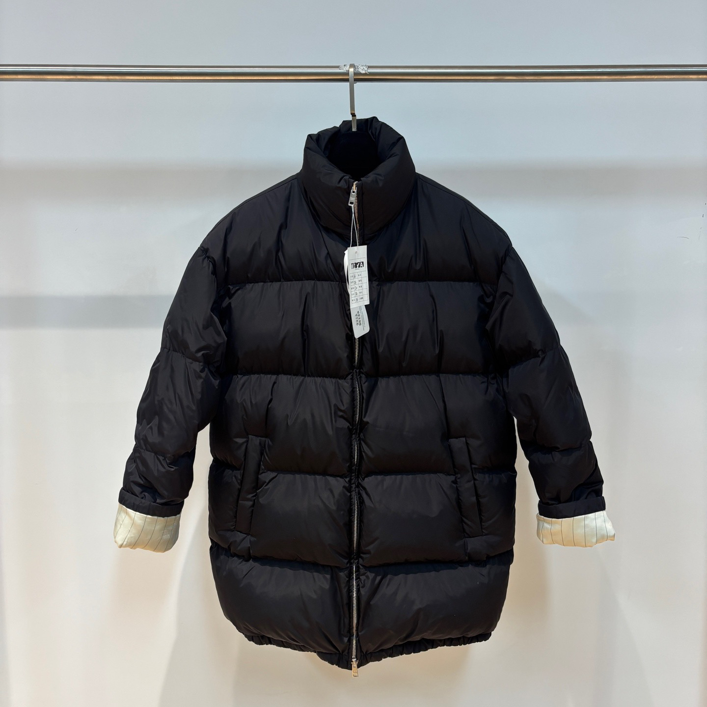 99新 Prada/普拉达  黑色翻袖羽绒服 36码 04537