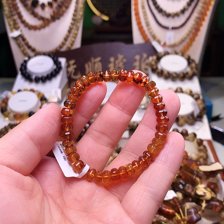 璐****琥珀未镶嵌裸石7+738