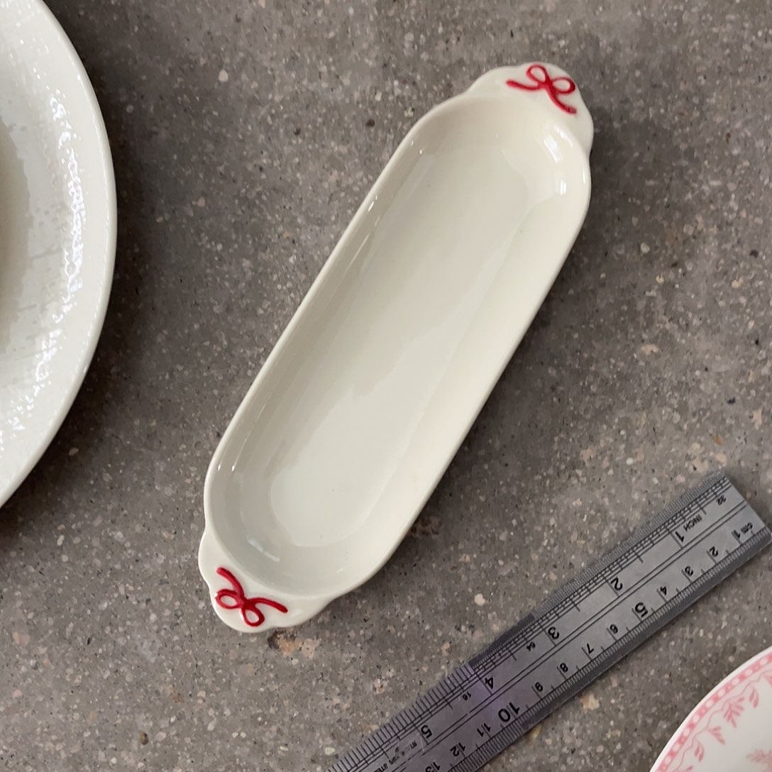 白瓷蝴蝶结8.25寸长方寿司盘