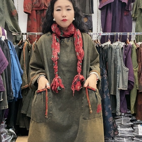 刺绣招财猫牛仔盘扣裙炒色