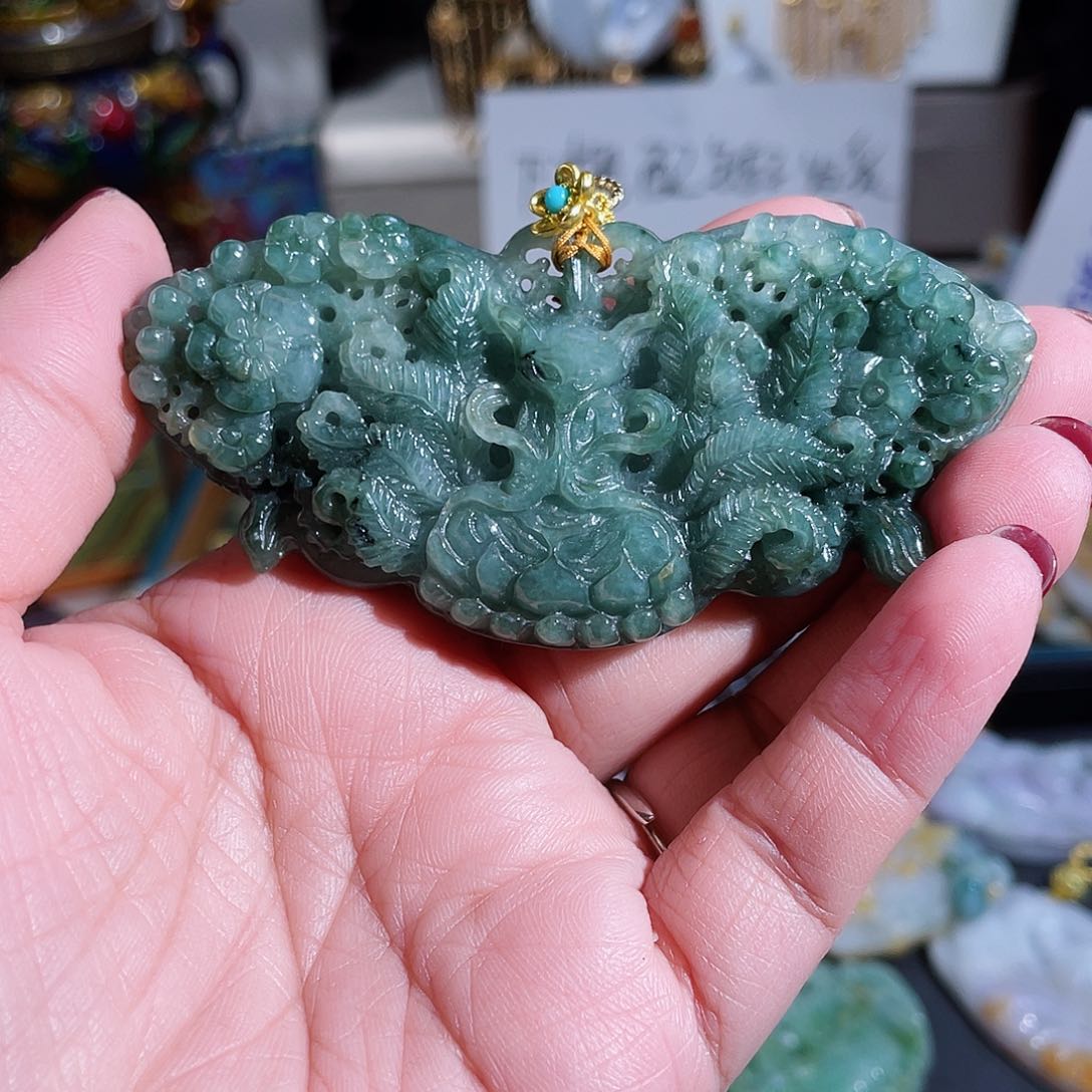 翡翠颈饰未镶嵌翡翠老油青九尾