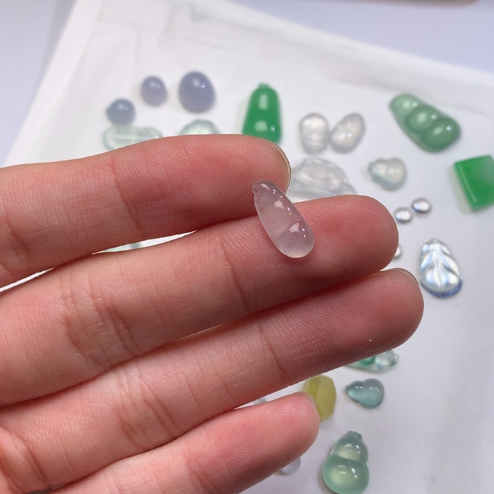 翡翠未镶嵌吊坠(不含链)豆