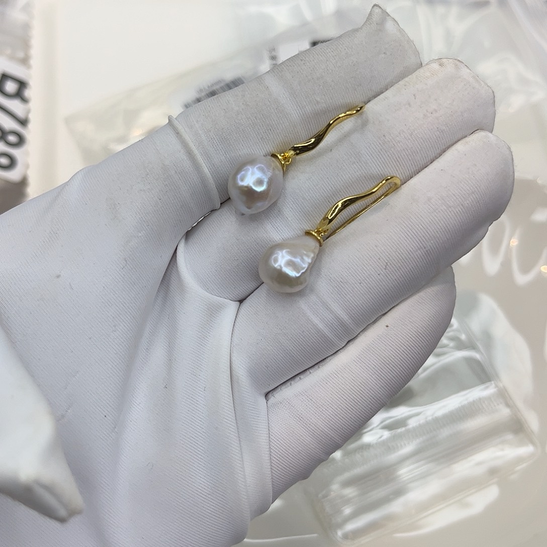 淡水珍珠耳饰合金