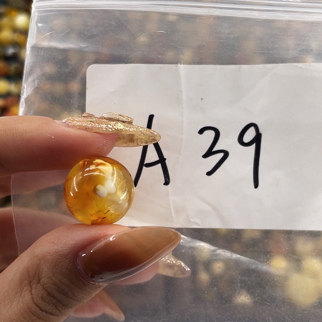 琥珀未镶嵌裸石15福利