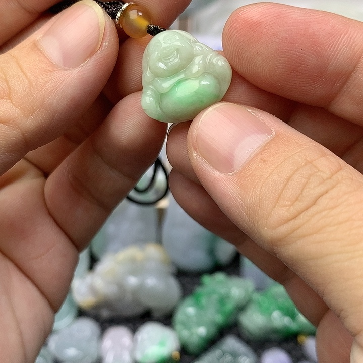 翡翠颈饰未镶嵌翡翠